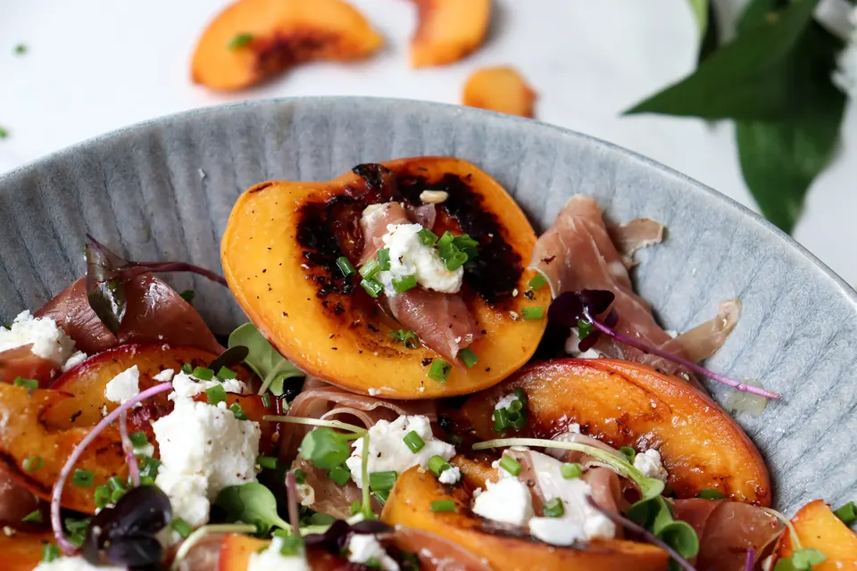 grilled peach prosciutto goats cheese salad