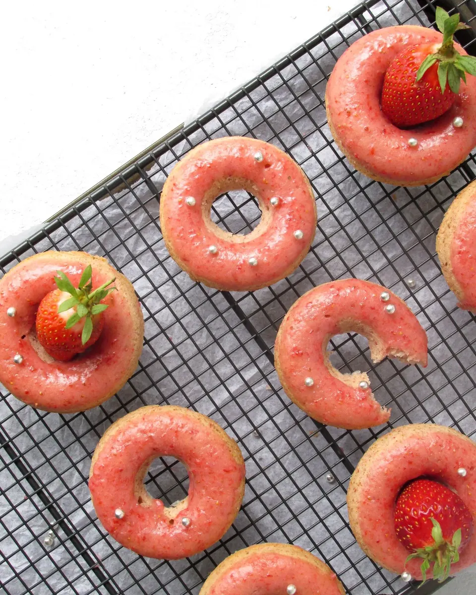 fresh strawberry donuts strawberry glaze